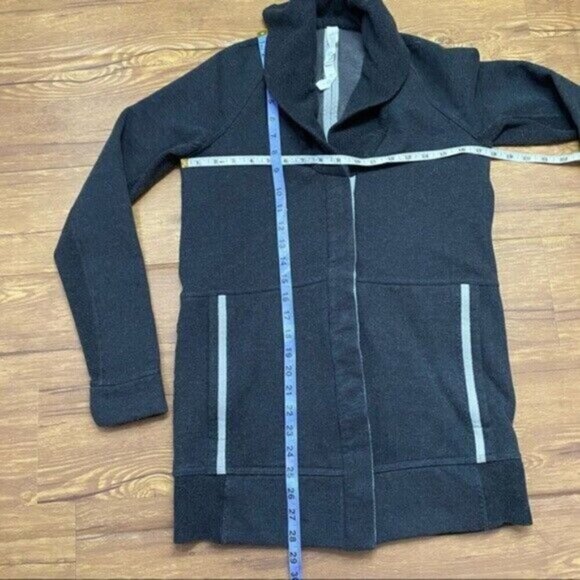 Lululemon Yin To My Yang Cardi Heathered Black Women Size 2 - Picture 7 of 11